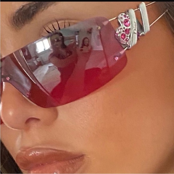 LIKE NEW🍒 Authentic Dior heart core Swarovski rimless pink sunglasses - Picture 2 of 12
